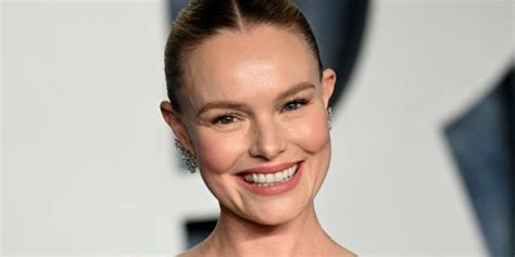 Kate Bosworth Flaunts Abs, Legs In Topless IG Photos With Her。